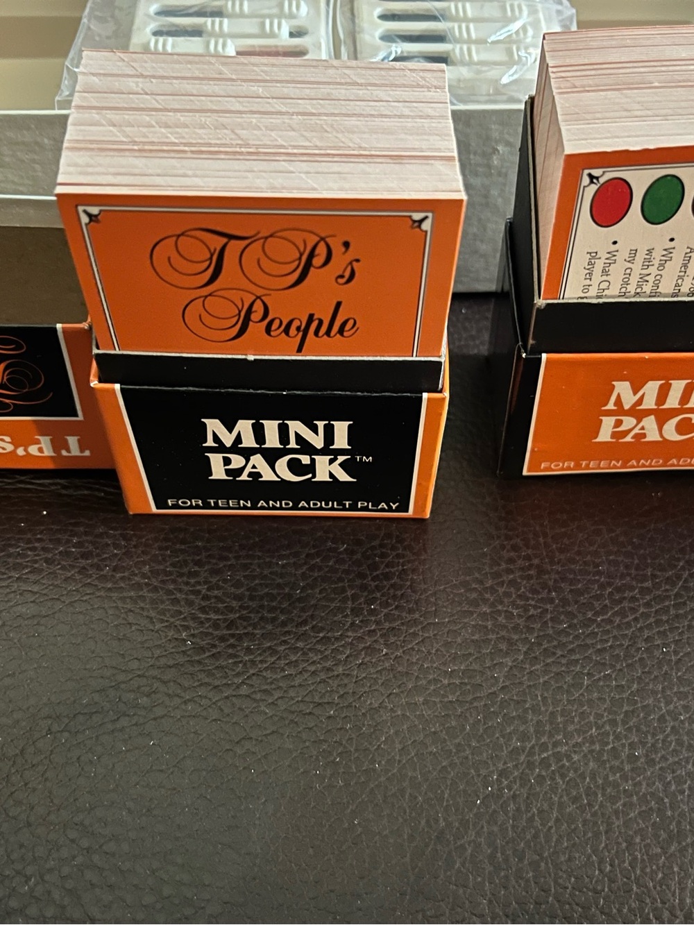 Brand New Vintage Parker Brothers Trivial Pursuit Pocket Player Set